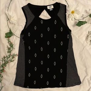 Old Navy Black & White Diamond Patterned Cut Out Back Tank Top • Size Small